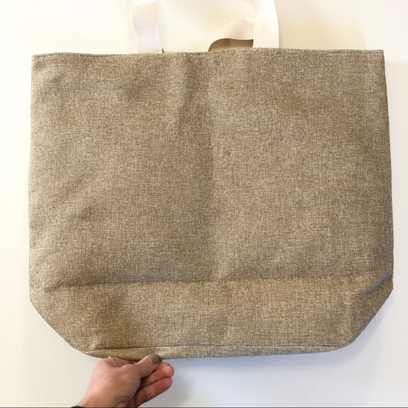 Yumi Beige Canvas Starfish Design Tote - Picture 5 of 6